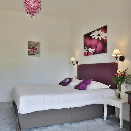 Domaine De Puy Robert Lascaux - A 800m Grotte De Lascaux - Avec Piscine - Et Gites-appartements - Sarlat - Dordogne Holiday park 4*