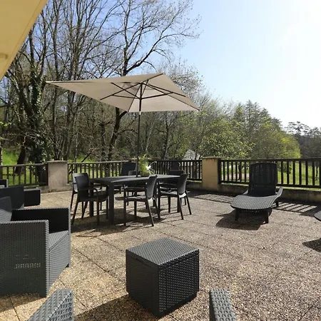Holiday park Domaine De Puy Robert Lascaux - A 800m Grotte De Lascaux - Avec Piscine - Et Gites-appartements - Sarlat - Dordogne 4*