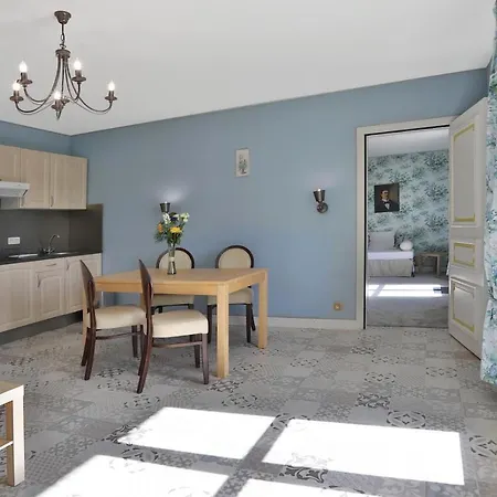 Holiday park Domaine De Puy Robert Lascaux - A 800m Grotte De Lascaux - Avec Piscine - Et Gites-appartements - Sarlat - Dordogne 4*