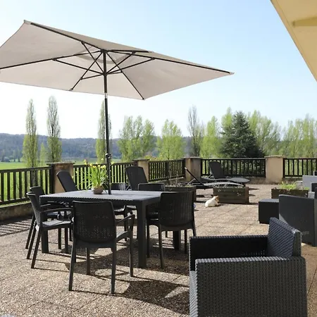 Holiday park Domaine De Puy Robert Lascaux - A 800m Grotte De Lascaux - Avec Piscine - Et Gites-appartements - Sarlat - Dordogne Montignac-Lascaux