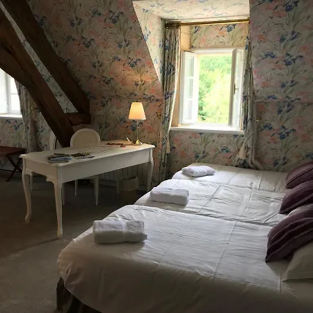 Aldeamento Turístico Château De Puy Robert Lascaux 4*