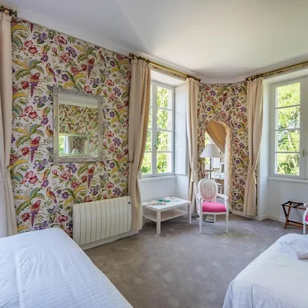 Domaine De Puy Robert Lascaux - A 800m Grotte De Lascaux - Avec Piscine - Et Gites-appartements - Sarlat - Dordogne 4*