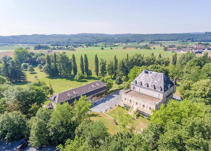 Domaine De Puy Robert Lascaux - A 800m Grotte De Lascaux - Avec Piscine - Et Gites-appartements - Sarlat - Dordogne 4*