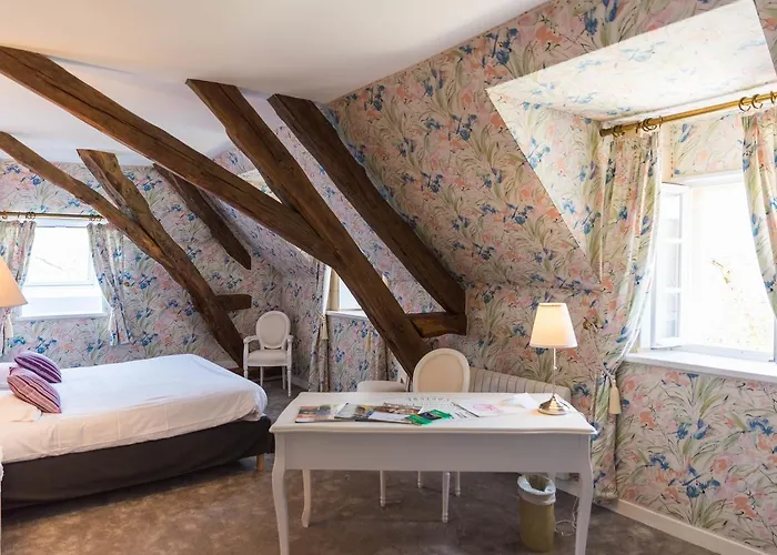 Domaine De Puy Robert Lascaux - A 800m Grotte De Lascaux - Avec Piscine - Et Gites-appartements - Sarlat - Dordogne منتزه العطل مونتيناك