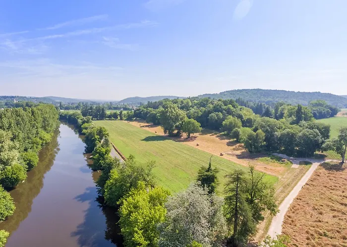 Domaine De Puy Robert Lascaux - A 800m Grotte De Lascaux - Avec Piscine - Et Gites-appartements - Sarlat - Dordogne 4*